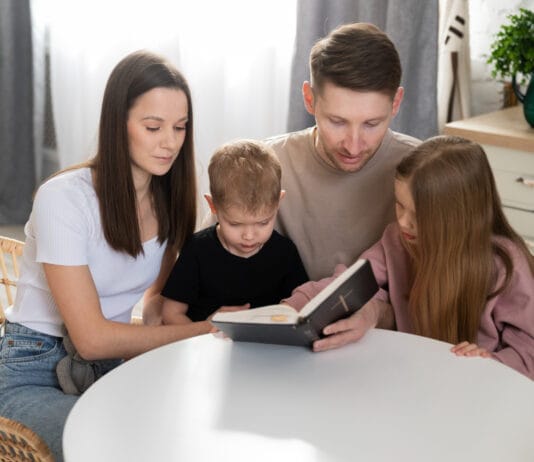 COMO DESARROLLAR Y MANTENER UNA FAMILIA VIRTUOSA Familia Virtuosa